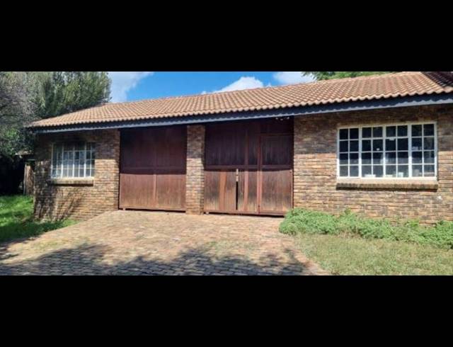 3 BEDROOM HOUSE FOR SALE IN CLAYVILLE